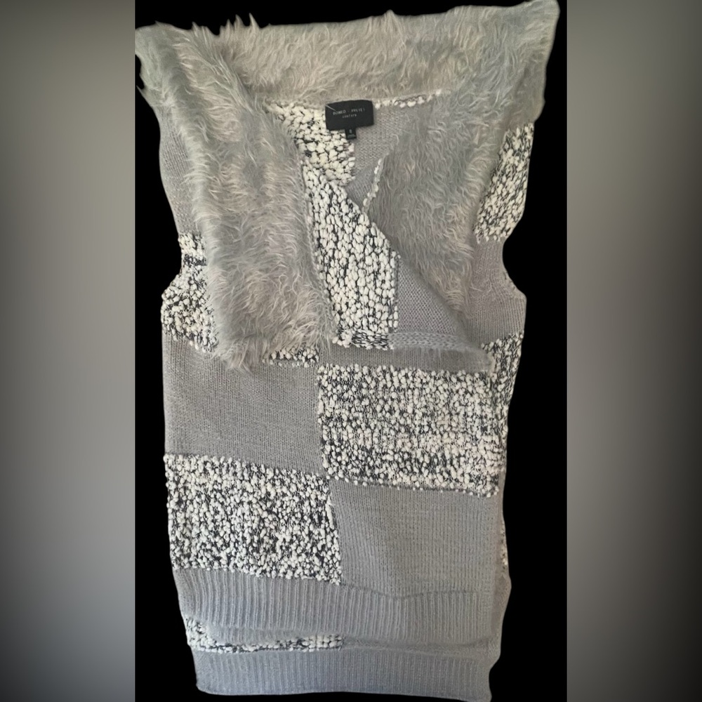 Romeo & Juliet Couture Vest Sweater Wrap